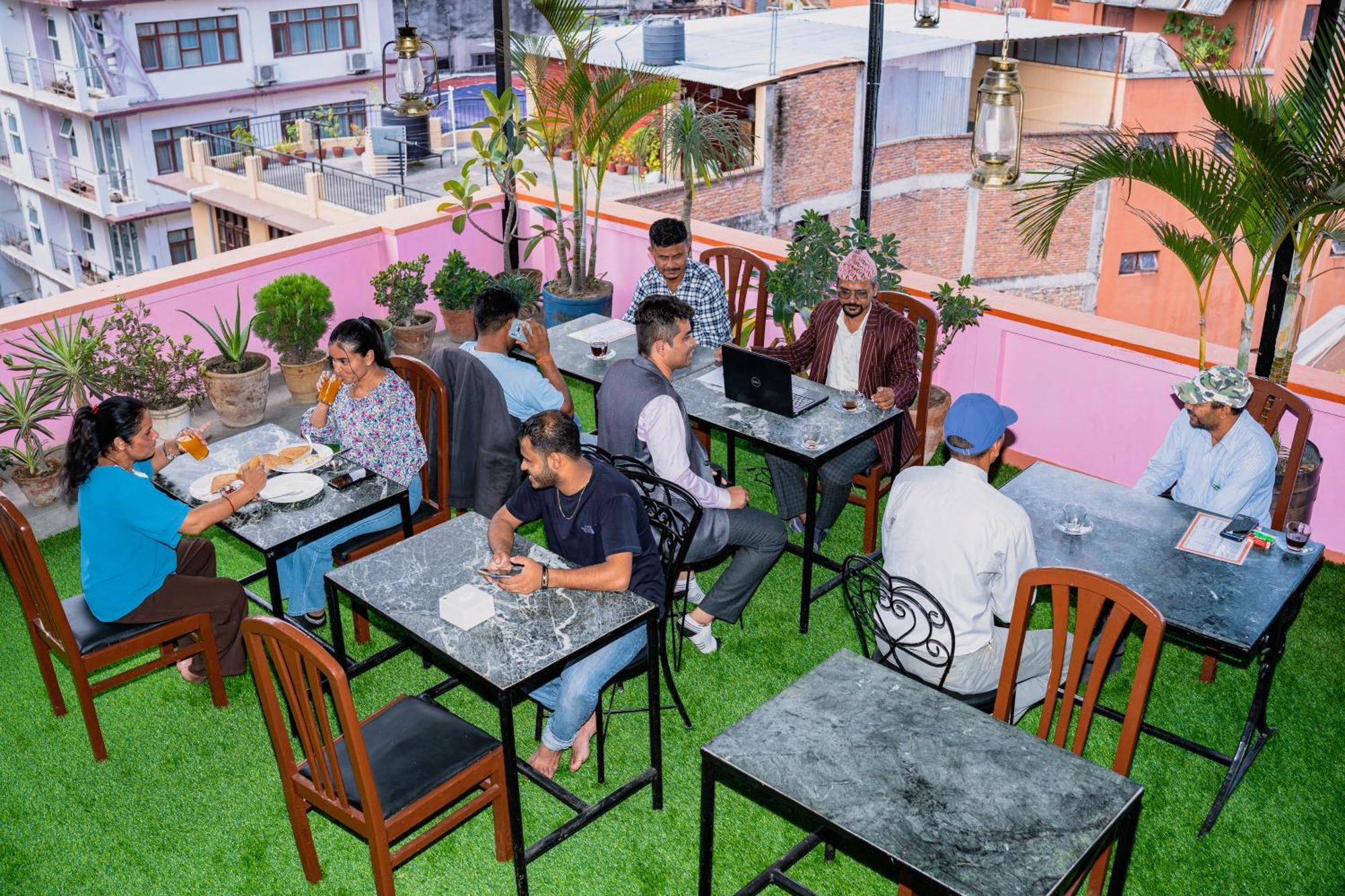 Karma Travellers Home Kathmandu Buitenkant foto