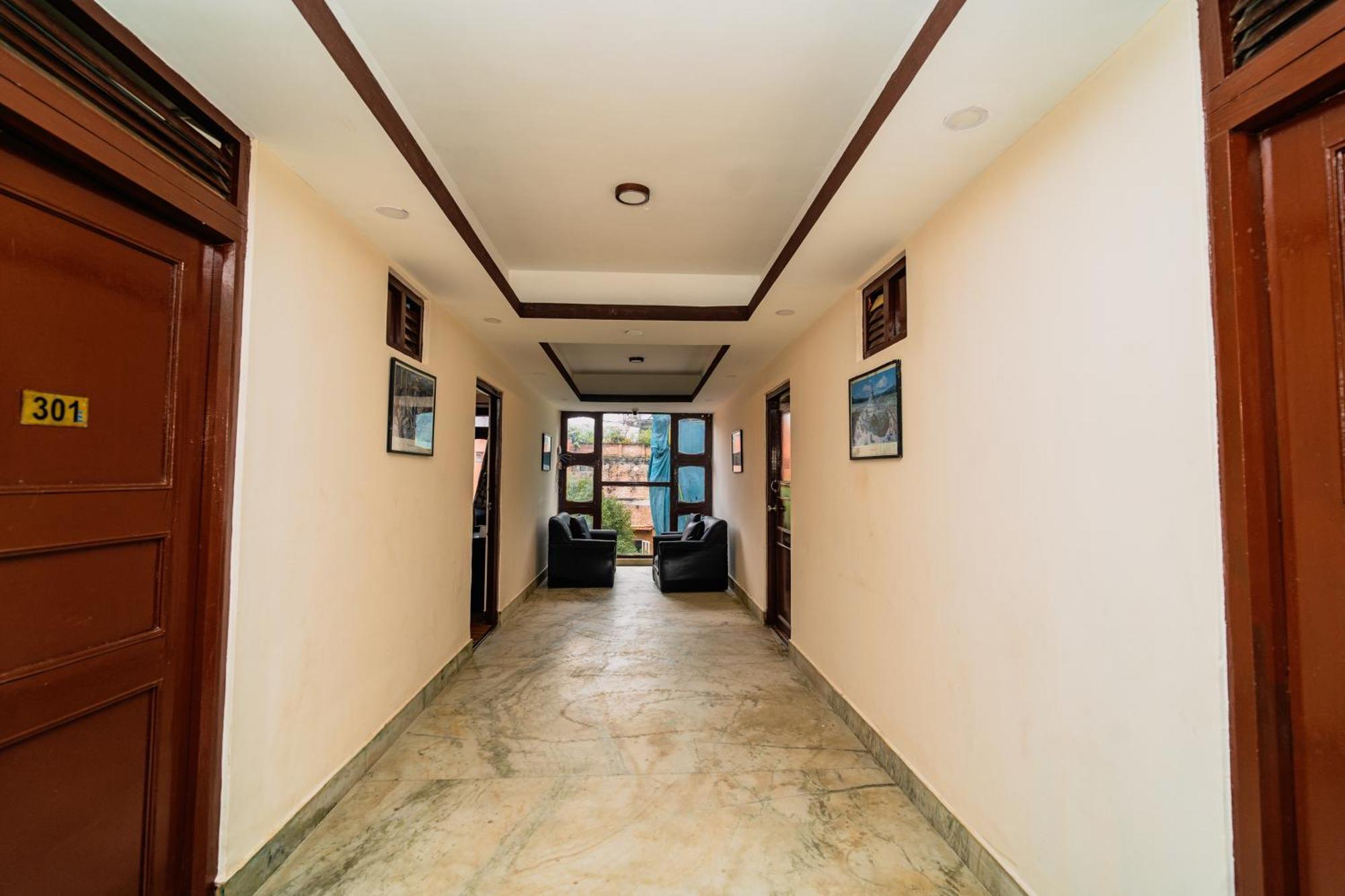Karma Travellers Home Kathmandu Buitenkant foto
