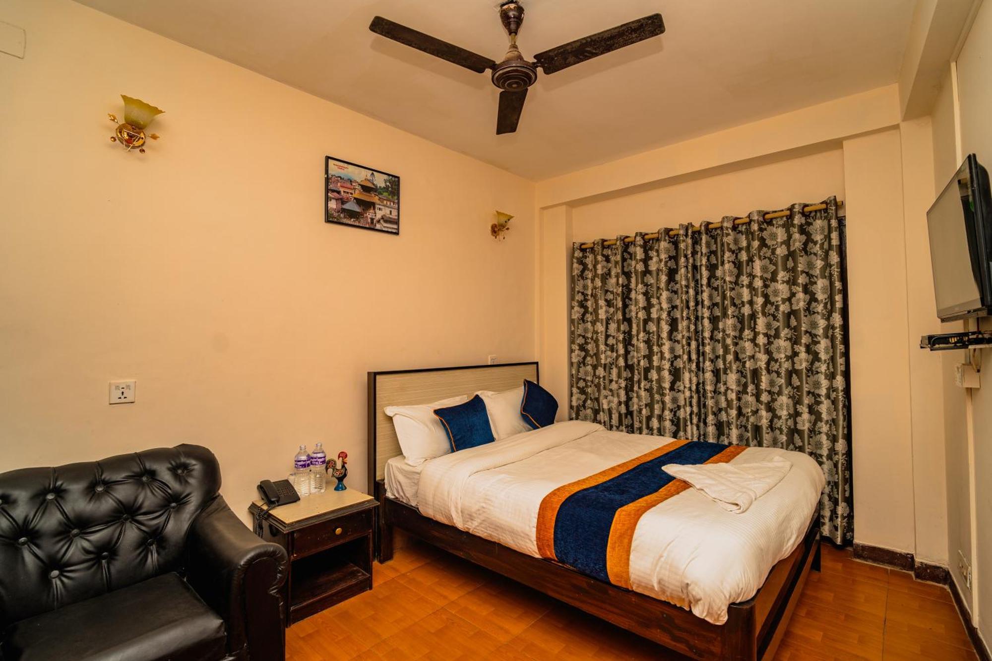 Karma Travellers Home Kathmandu Buitenkant foto