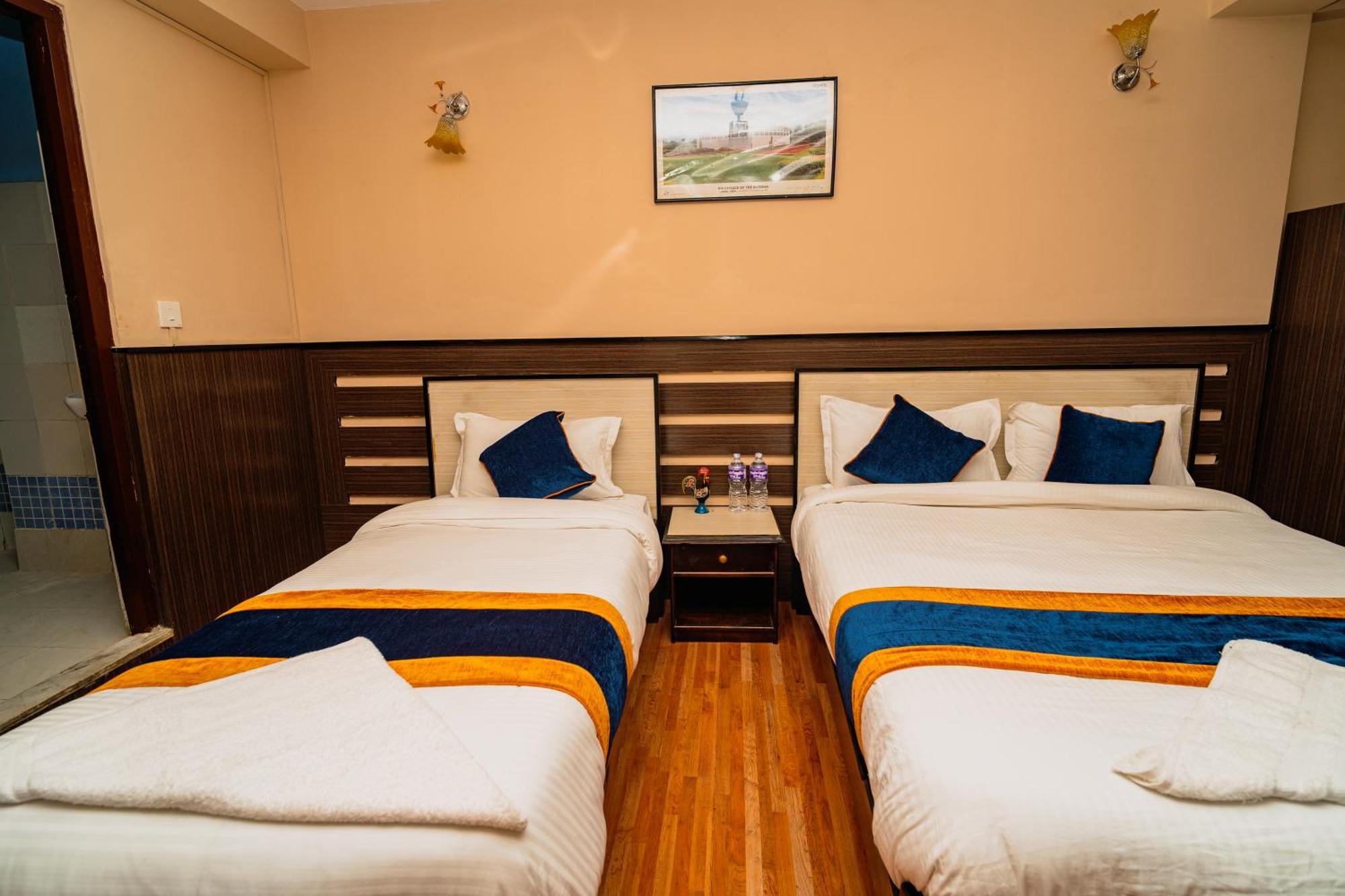 Karma Travellers Home Kathmandu Buitenkant foto
