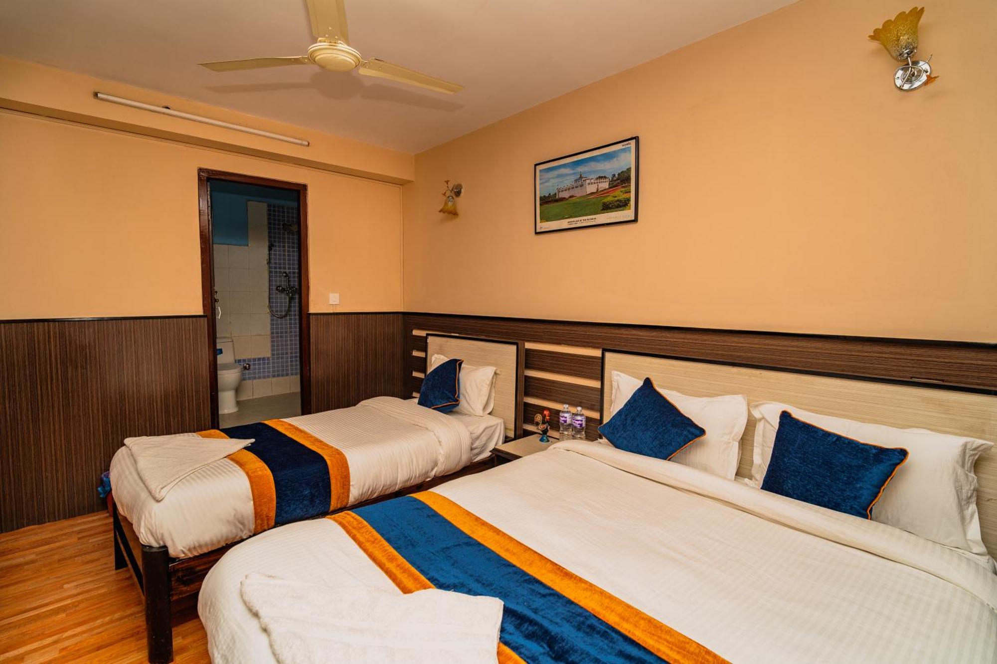 Karma Travellers Home Kathmandu Buitenkant foto